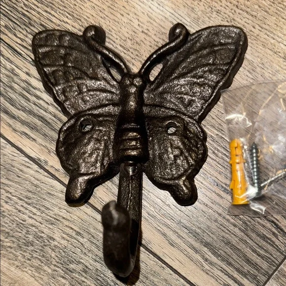 Cast Iron Brown Butterfly Wall Hook with screws - Picture 1 of 3